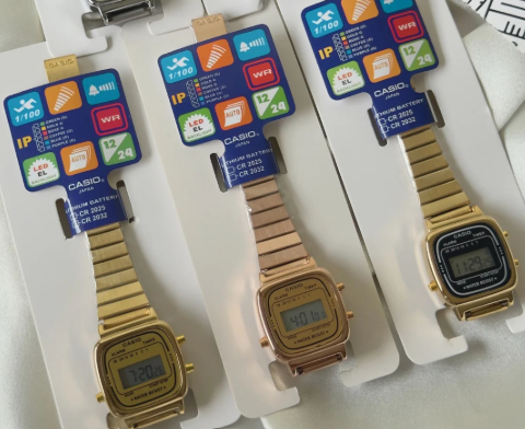 Vintage D124 Gold (Digital Watch)