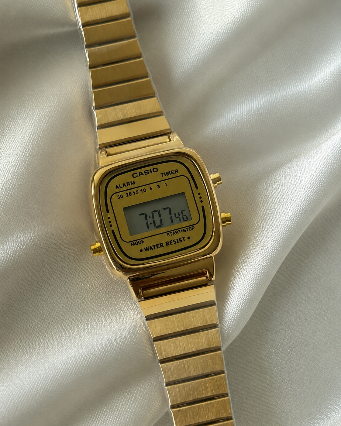 Vintage D124 full Gold (Digital Watch)